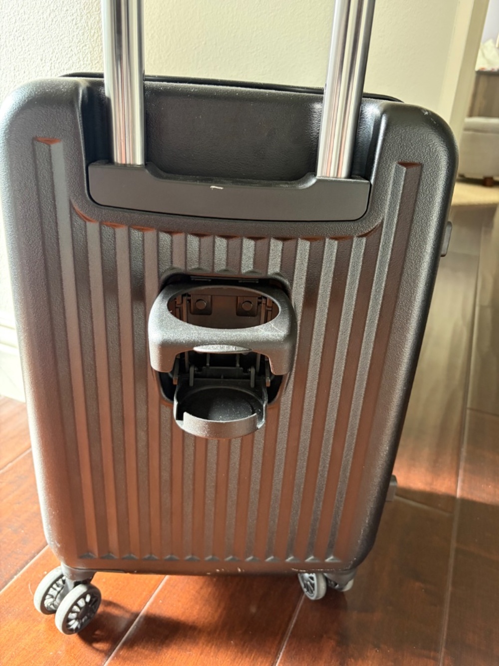 Triforce Luggage Carryon with Cup Holder - Picture 4 of 12